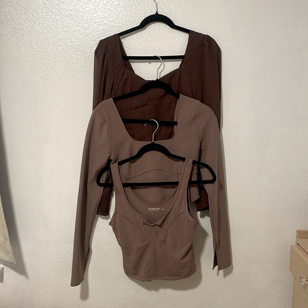 ABERCROMBIE AND FITCH BLOUSES BUNDLE